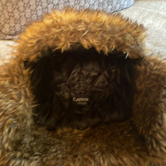 Red and black lumberjack fur trappers hat - Picture 11 of 11